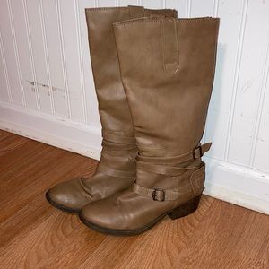Brand new leather stylish boots
